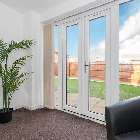 Detached 3 Bedroom House - Gaerden - Parking - Rated - Netflix - Wifi - 98c Birmingham